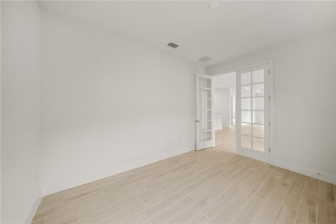 House in Sarasota, Florida 2 bedrooms, 162.3 sq.m. № 2214611 - photo 20