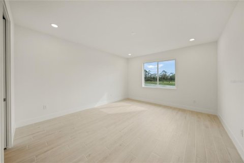 House in Sarasota, Florida 2 bedrooms, 162.3 sq.m. № 2214611 - photo 21