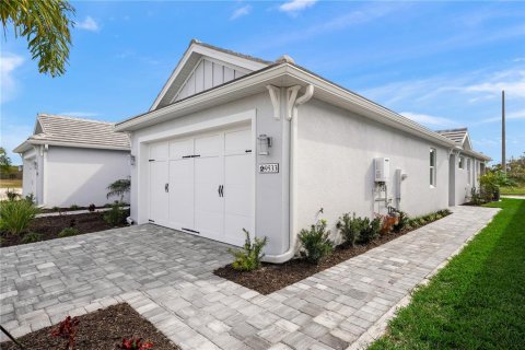 House in Sarasota, Florida 2 bedrooms, 162.3 sq.m. № 2214611 - photo 2
