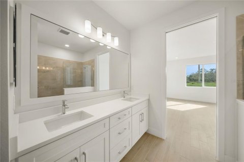 House in Sarasota, Florida 2 bedrooms, 162.3 sq.m. № 2214611 - photo 13