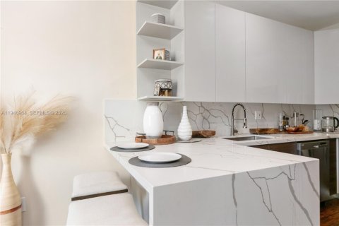 Townhouse in Hollywood, Florida 3 bedrooms, 162.39 sq.m. № 2003099 - photo 9