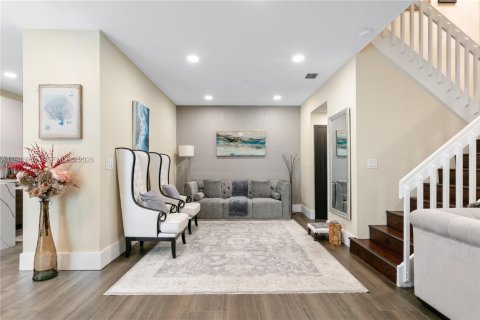 Townhouse in Hollywood, Florida 3 bedrooms, 162.39 sq.m. № 2003099 - photo 13