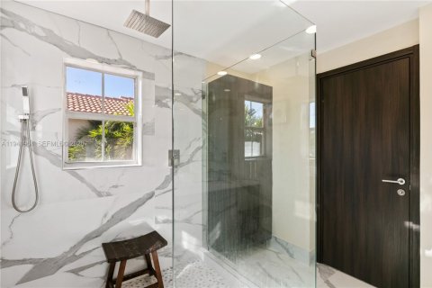 Townhouse in Hollywood, Florida 3 bedrooms, 162.39 sq.m. № 2003099 - photo 30