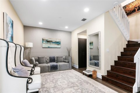 Townhouse in Hollywood, Florida 3 bedrooms, 162.39 sq.m. № 2003099 - photo 12