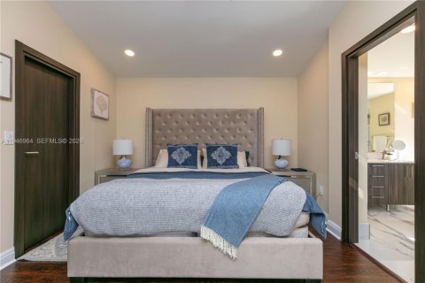 Townhouse in Hollywood, Florida 3 bedrooms, 162.39 sq.m. № 2003099 - photo 25