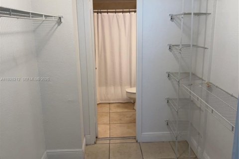 Снять в аренду кондоминиум в Норт-Майами, Флорида 1 спальня, 62.52м2, № 1990515 - фото 10