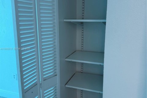 Снять в аренду кондоминиум в Норт-Майами, Флорида 1 спальня, 62.52м2, № 1990515 - фото 5
