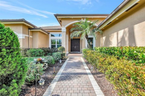 Casa en venta en Davie, Florida, 5 dormitorios, 325.34 m2 № 1753158 - foto 2