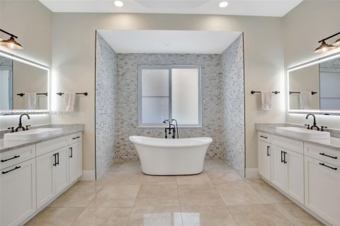 Casa en venta en Davie, Florida, 5 dormitorios, 325.34 m2 № 1753158 - foto 18
