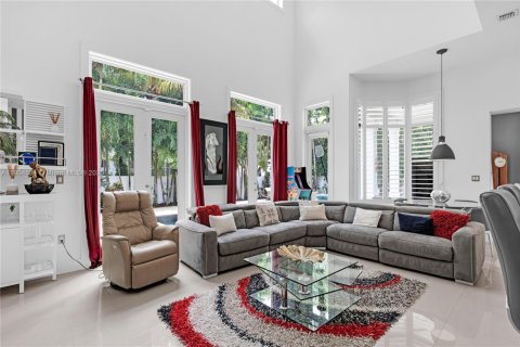 House in Palmetto Bay, Florida 4 bedrooms, 312.15 sq.m. № 1954991 - photo 18