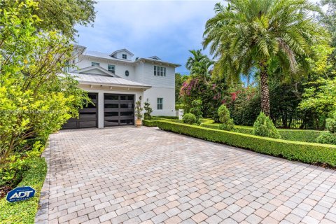 House in Palmetto Bay, Florida 4 bedrooms, 312.15 sq.m. № 1954991 - photo 3