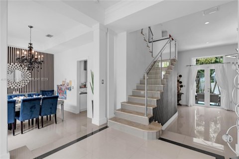 House in Palmetto Bay, Florida 4 bedrooms, 312.15 sq.m. № 1954991 - photo 6