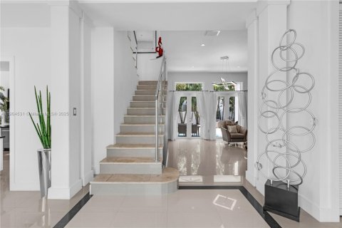 House in Palmetto Bay, Florida 4 bedrooms, 312.15 sq.m. № 1954991 - photo 5