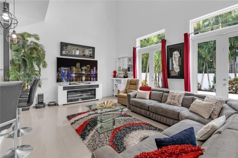 House in Palmetto Bay, Florida 4 bedrooms, 312.15 sq.m. № 1954991 - photo 16