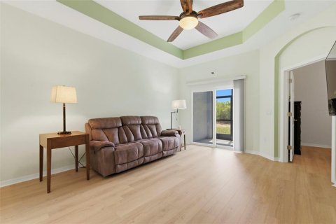 Villa ou maison à vendre à New Port Richey, Floride: 2 chambres, 115.48 m2 № 2200048 - photo 7