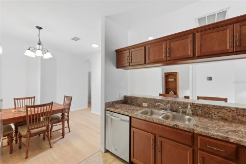 Villa ou maison à vendre à New Port Richey, Floride: 2 chambres, 115.48 m2 № 2200048 - photo 5