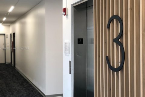 Bureau à Pompano Beach, Floride № 776557