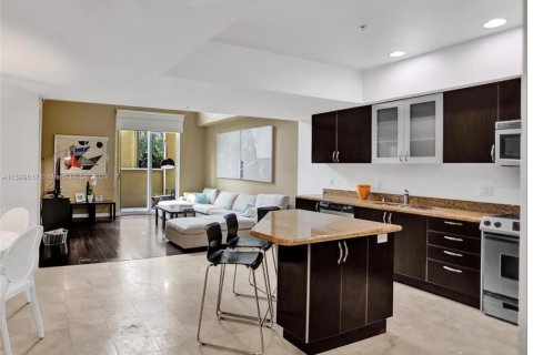 Condo in Hallandale Beach, Florida, 2 bedrooms  № 1867606 - photo 10