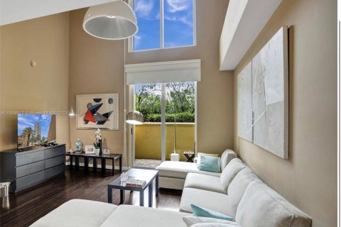 Condo in Hallandale Beach, Florida, 2 bedrooms  № 1867606 - photo 9