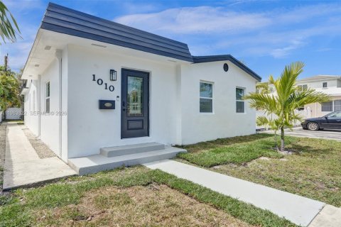 Casa en Hollywood, Florida 3 dormitorios, 138.7 m2 № 2081031