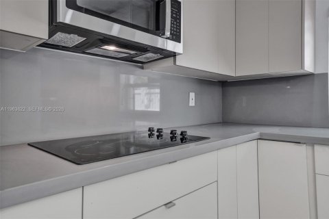 Casa en venta en Hollywood, Florida, 3 dormitorios, 138.7 m2 № 2081031 - foto 8
