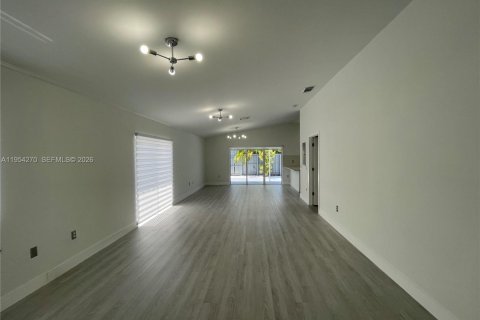 House in Miami, Florida 3 bedrooms, 150.32 sq.m. № 2008993 - photo 29