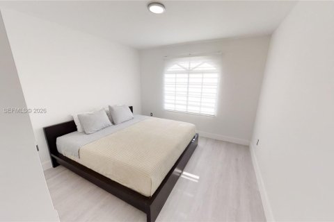 House in Miami, Florida 3 bedrooms, 150.32 sq.m. № 2008993 - photo 16