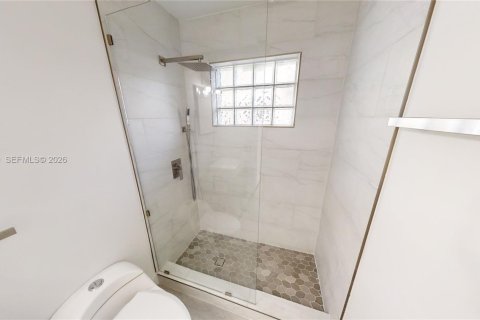 House in Miami, Florida 3 bedrooms, 150.32 sq.m. № 2008993 - photo 18
