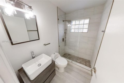 House in Miami, Florida 3 bedrooms, 150.32 sq.m. № 2008993 - photo 17