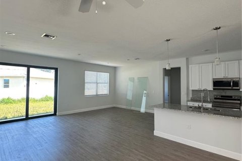 Casa en alquiler en Palm Bay, Florida, 4 dormitorios, 220.18 m2 № 1866949 - foto 6
