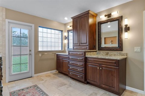 House in Orlando, Florida 4 bedrooms, 257.99 sq.m. № 1783189 - photo 22