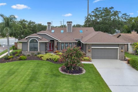 House in Orlando, Florida 4 bedrooms, 257.99 sq.m. № 1783189 - photo 1