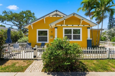 Villa ou maison à Saint Petersburg, Floride 3 chambres, 99.87 m2 № 2151799