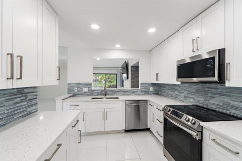 Touwnhouse à vendre à Palm Beach Gardens, Floride: 3 chambres, 196.02 m2 № 2403821 - photo 3