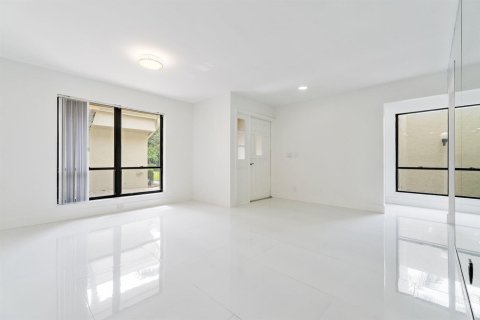 Touwnhouse à vendre à Palm Beach Gardens, Floride: 3 chambres, 196.02 m2 № 2403821 - photo 10