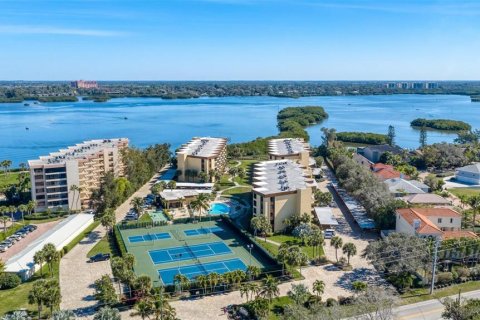 Купить кондоминиум в Сарасота, Флорида 7 комнат, 121.05м2, № 1741098 - фото 2