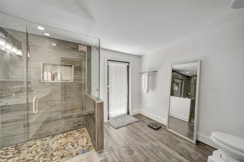 Casa en venta en Hialeah, Florida, 3 dormitorios, 122.91 m2 № 1949315 - foto 25