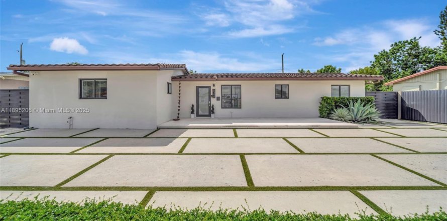 Casa en Hialeah, Florida 3 dormitorios, 122.91 m2 № 1949315