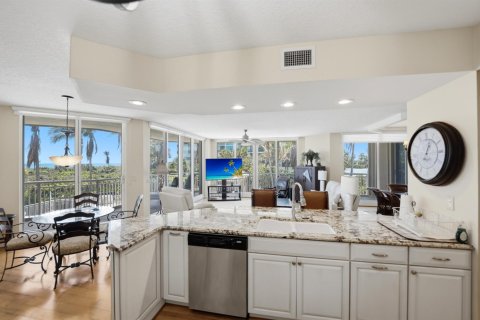 Condo in Hutchinson Island South, Florida, 3 bedrooms  № 2083589 - photo 21