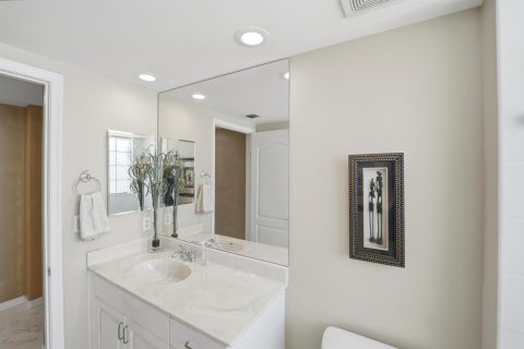 Condo in Hutchinson Island South, Florida, 3 bedrooms  № 2083589 - photo 24