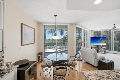Condo in Hutchinson Island South, Florida, 3 bedrooms  № 2083589 - photo 12