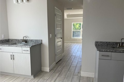 Casa en venta en Port Charlotte, Florida, 4 dormitorios, 216.46 m2 № 1364465 - foto 9