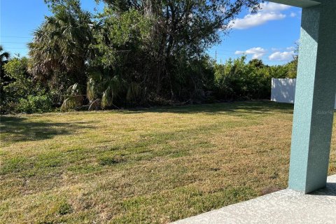 Casa en venta en Port Charlotte, Florida, 4 dormitorios, 216.46 m2 № 1364465 - foto 11