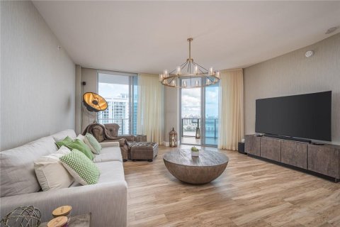 Condominio en venta en North Miami Beach, Florida, 2 dormitorios, 168.8 m2 № 2084486 - foto 11