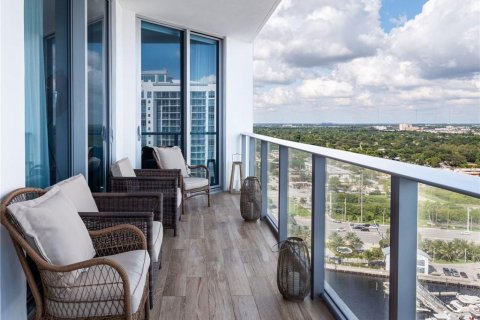 Condominio en venta en North Miami Beach, Florida, 2 dormitorios, 168.8 m2 № 2084486 - foto 19