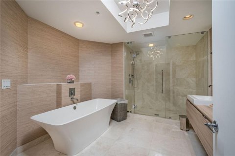 Condominio en venta en North Miami Beach, Florida, 2 dormitorios, 168.8 m2 № 2084486 - foto 29