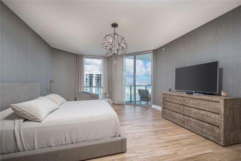 Condominio en venta en North Miami Beach, Florida, 2 dormitorios, 168.8 m2 № 2084486 - foto 27