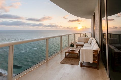 Купить кондоминиум в Санни-Айлс-Бич, Флорида 3 спальни, 183.85м2, № 2036294 - фото 14