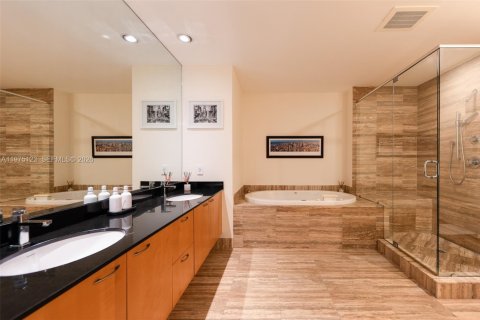 Купить кондоминиум в Санни-Айлс-Бич, Флорида 3 спальни, 183.85м2, № 2036294 - фото 12