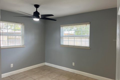 House in Merrit Island, Florida 3 bedrooms, 121.7 sq.m. № 2236296 - photo 16